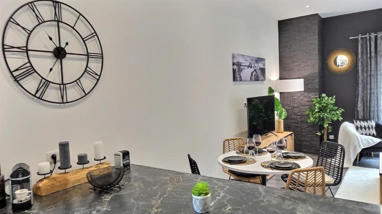 Black&White Home-By So'Serenityhome-Balcon-Parking Cluses Exterior photo