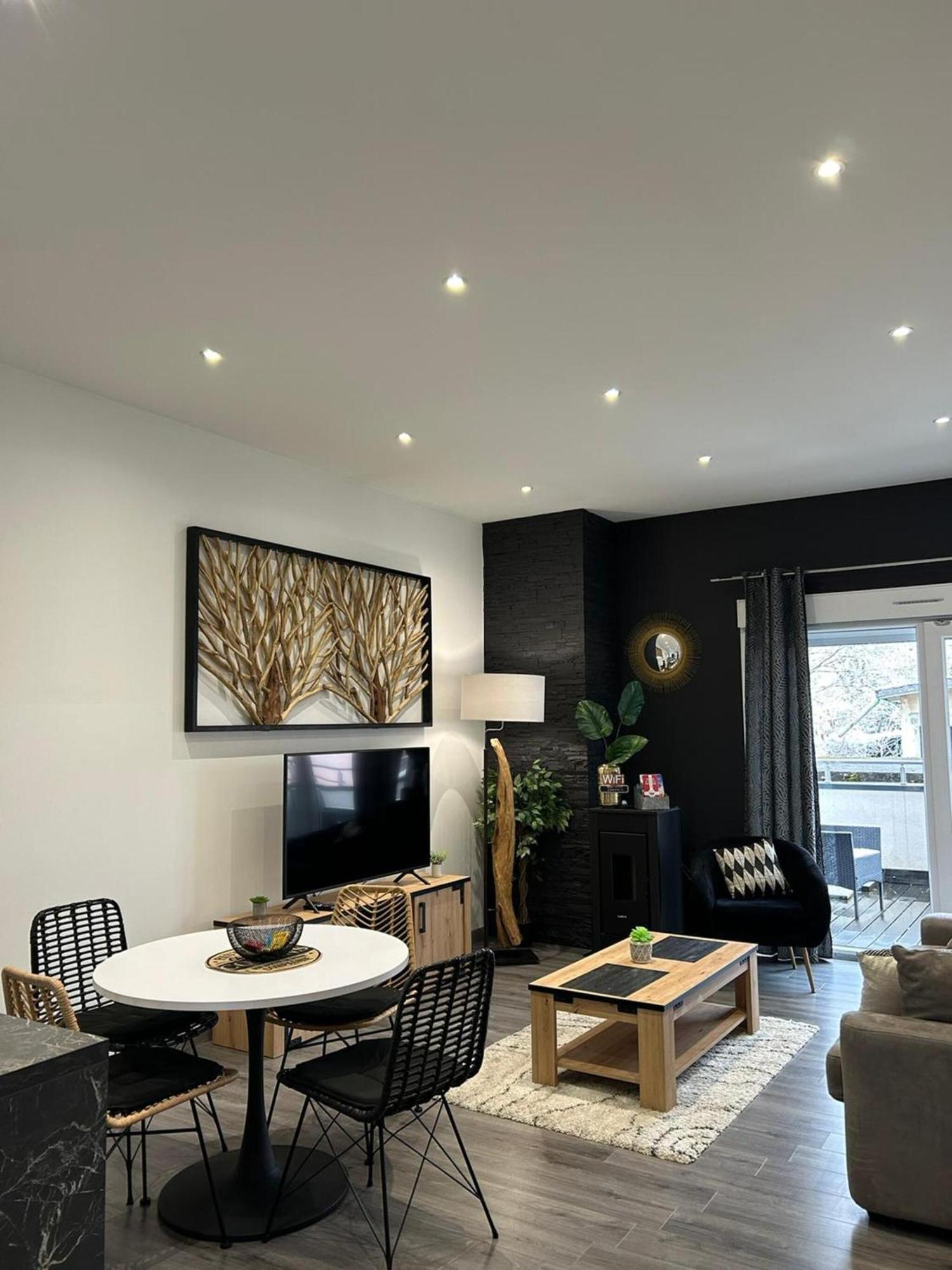 Black&White Home-By So'Serenityhome-Balcon-Parking Cluses Exterior photo